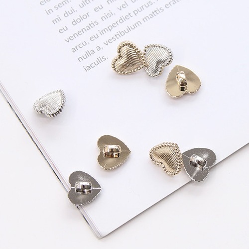 4 pieces 13mm lovely heart button silver gold Z1467