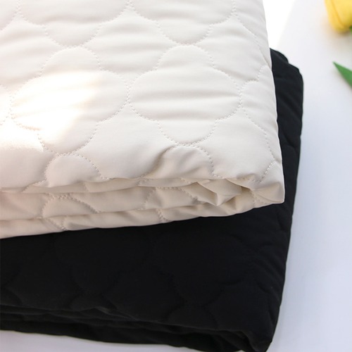 Large 4-ounce Duspo Cloud Quilted Fabric 2 types Z1581